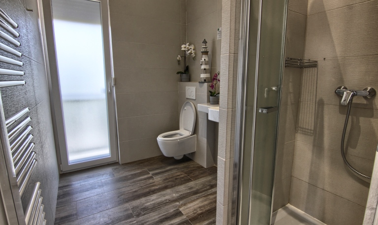 Apartma št. 5 - II. nadstropje desno 7